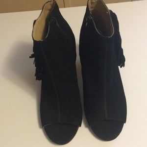 Kenzie Fringe Peep Toe shoes